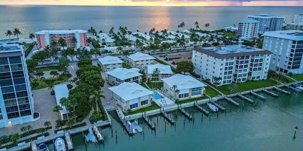 2500 Gulf Shore BLVD N