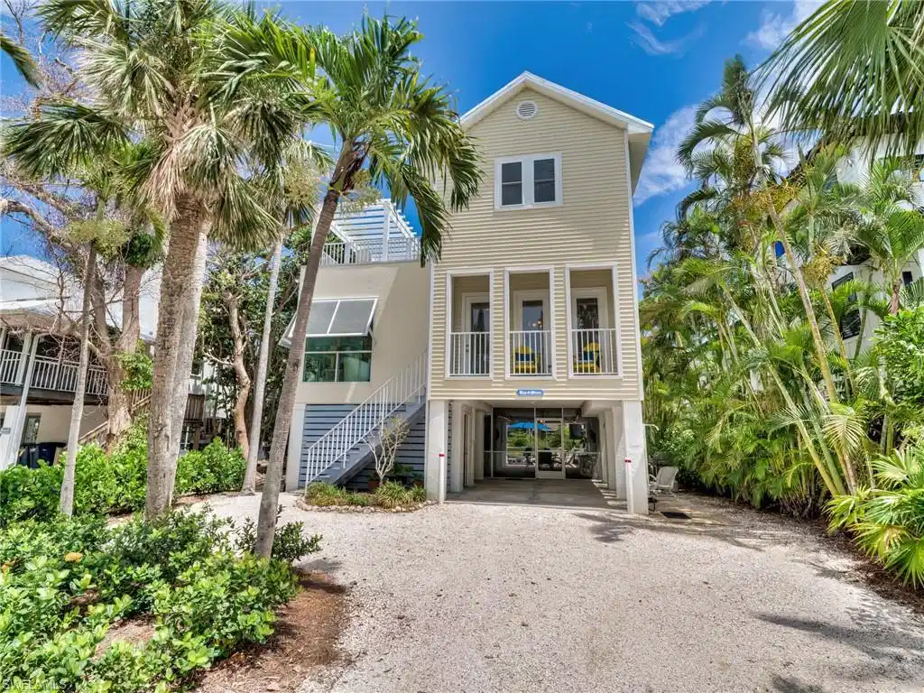 Image 1: The Sun & Moon House
