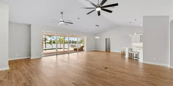 15718 Caloosa Creek CIR