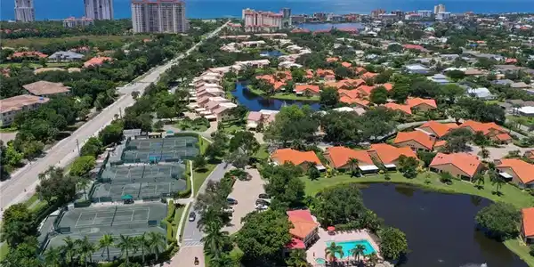 583 Beachwalk CIR