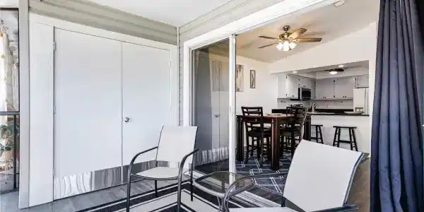 Image 3: View of sunroom / solarium