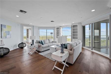 4811 Island Pond CT