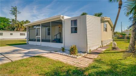 7599 Grady DR