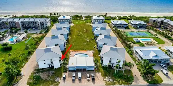 1341 Middle Gulf DR