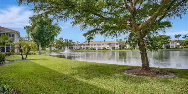 930 Carrick Bend CIR