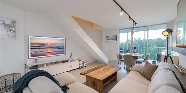 5 Bluebill AVE