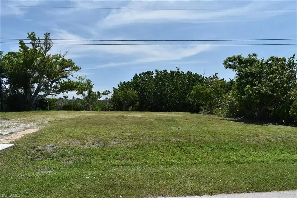 Image 1: Near Beach Location