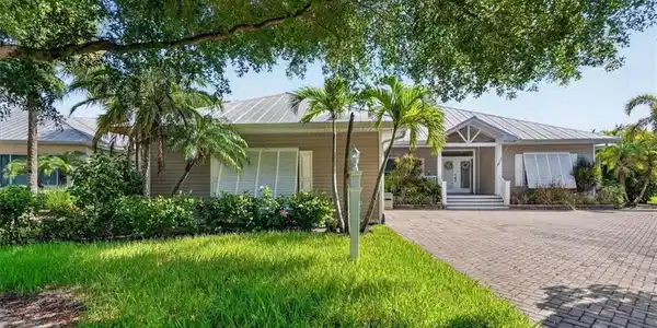 15627 Caloosa Creek CIR