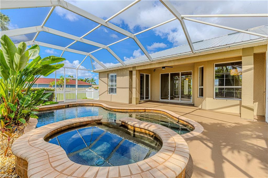 Image 2: Pool