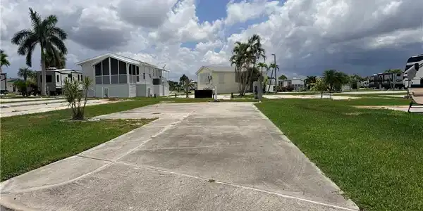 19681 Summerlin #51D RD