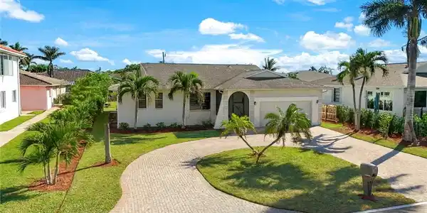 9940 Vanderbilt DR