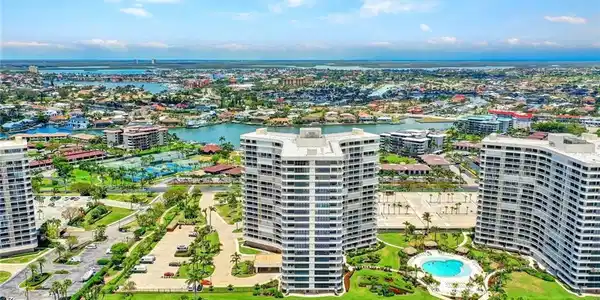 320 Seaview CT