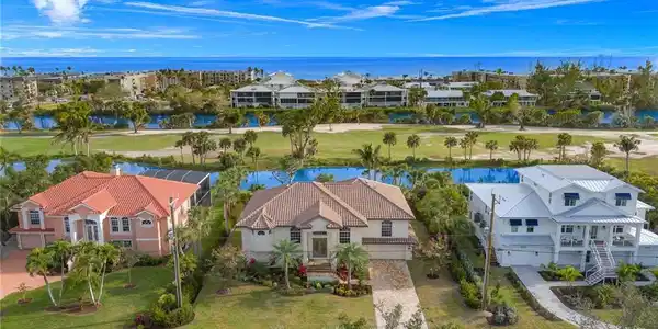 1199 Par View DR