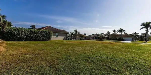 Image 4: View of green lawn
