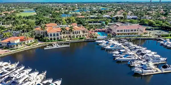 11130 Harbour Yacht CT