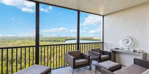 425 Cove Tower DR