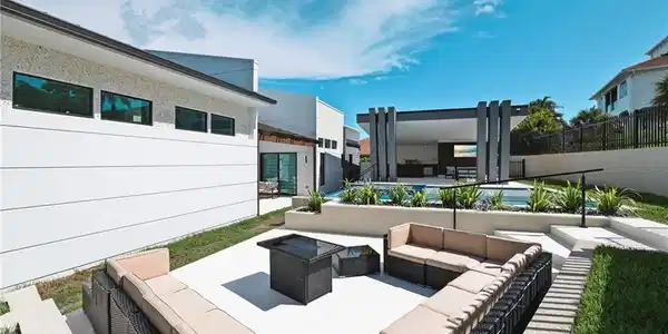 1856 Granada DR