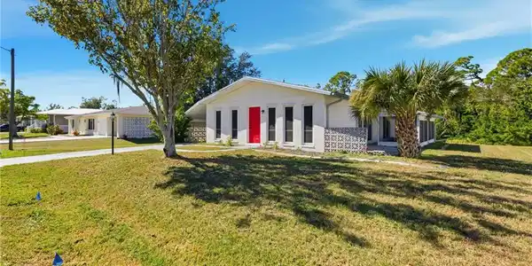 Image 3: Single story home featuring a front yard