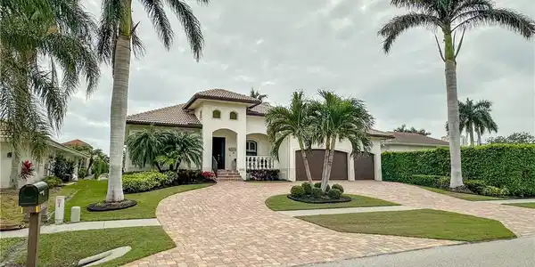 815 Amber DR