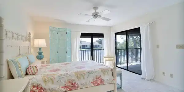 560 Retreat DR