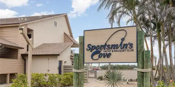 Image 4: View of community / neighborhood sign