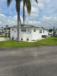 5558 Palm Beach BLVD