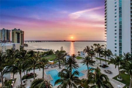 3000 Oasis Grand