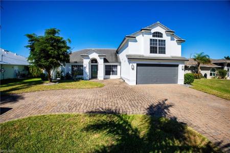 1905 SW 51st TER