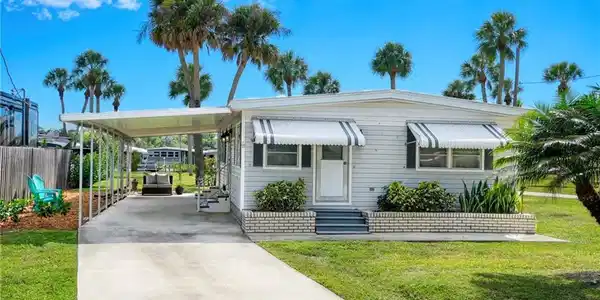 18 Henderson DR