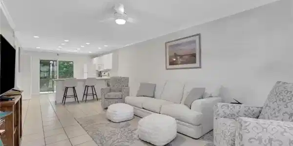 731 W Elkcam CIR