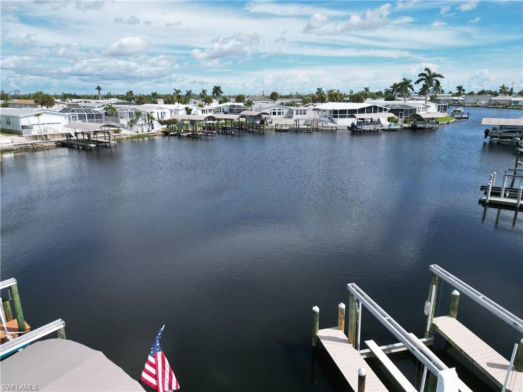 Image 3: Big water view, largest in all of Bayside.