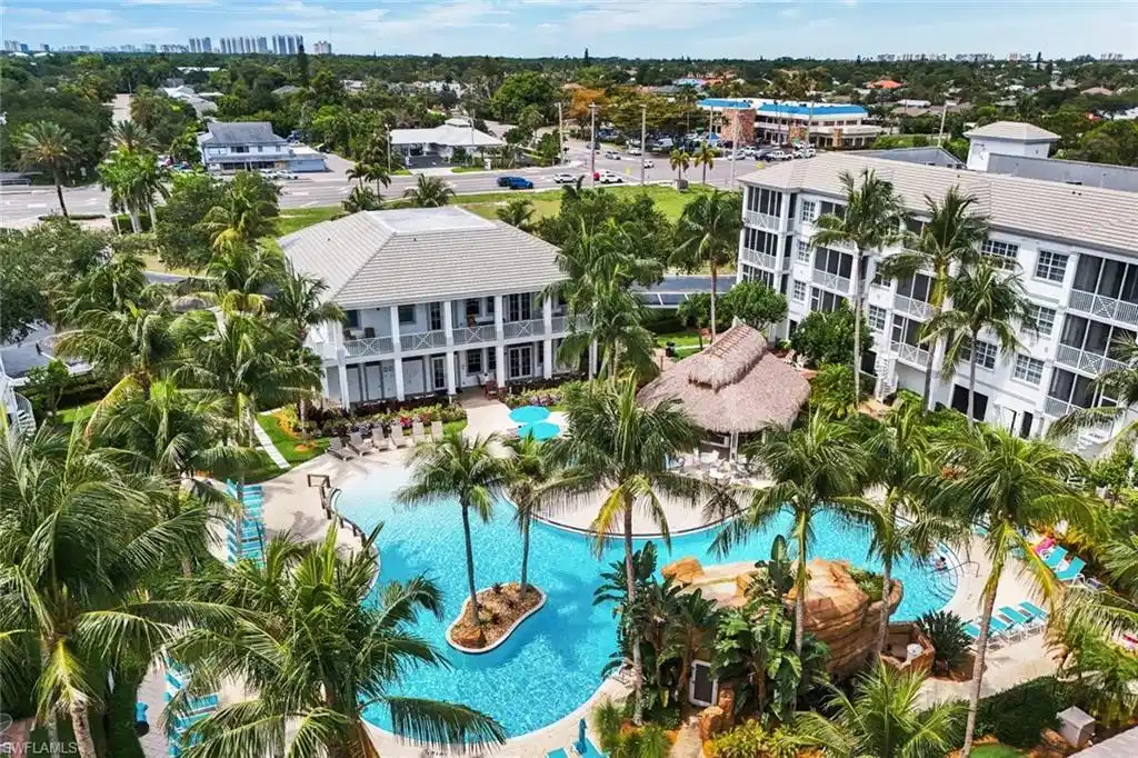 Image 1: Tropical living at Bonita Village