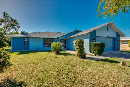 218 SW 43rd TER