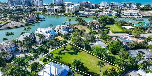 311 Spring Line DR