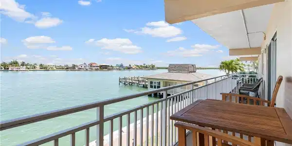 1200 Edington PL