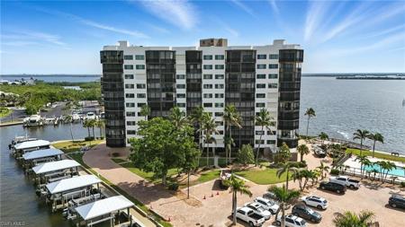 4265 Bay Beach LN