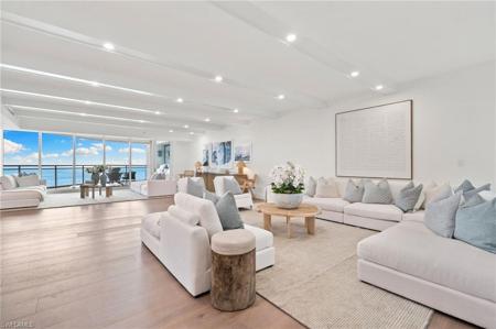 11125 Gulf Shore DR