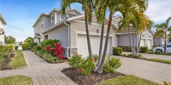 4687 Arboretum CIR