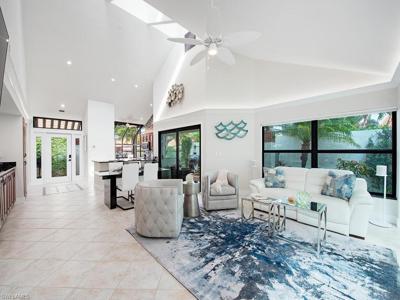 557 Bay Villas LN