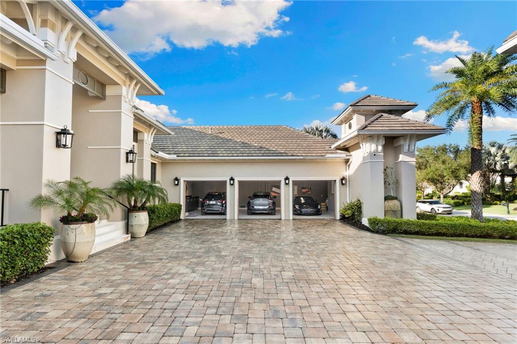 Image 4: Split three car garage