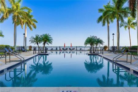 2825 Palm Beach BLVD