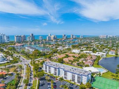 555 Park Shore DR