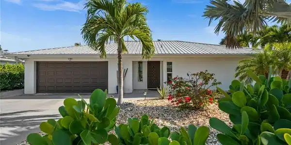 8324 Lagoon RD
