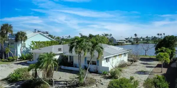 1481 Sand Castle RD