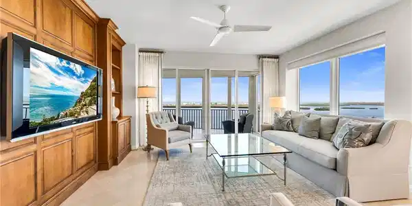 Image 2: Living Room