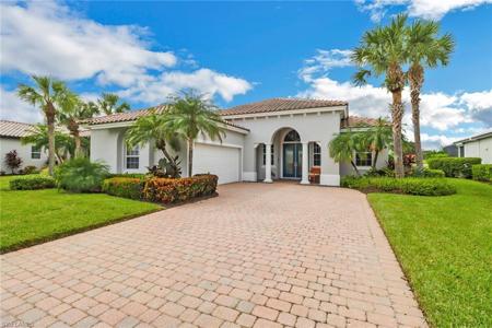 3241 Orangetree BEND