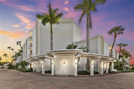 400 Park Shore DR