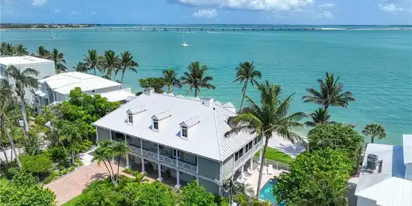 528 Lighthouse WAY