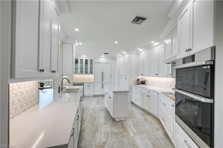 2000 Royal Marco WAY
