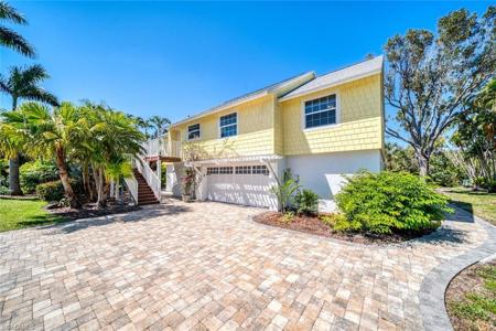 1376 Sand Castle RD